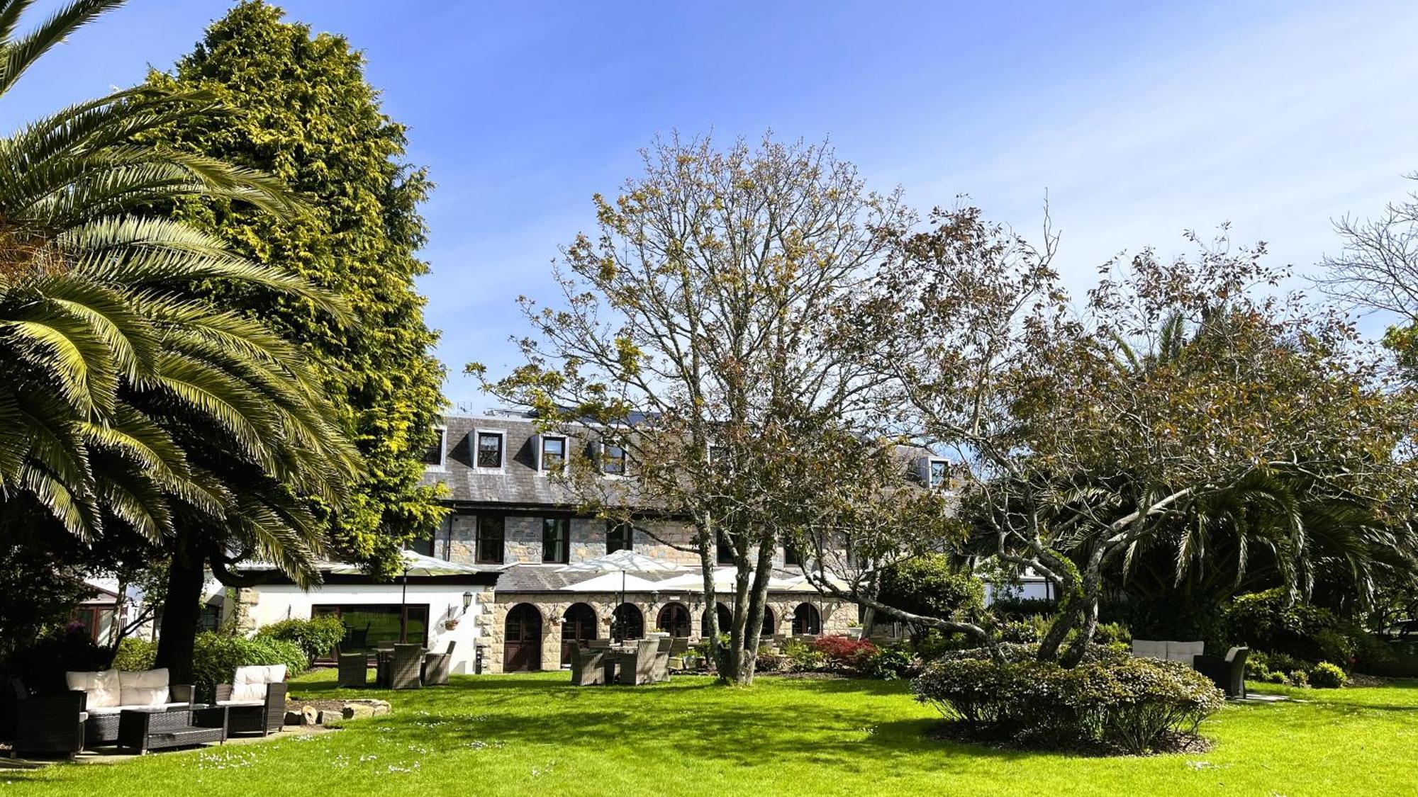 Le Friquet Hotel Castel Buitenkant foto